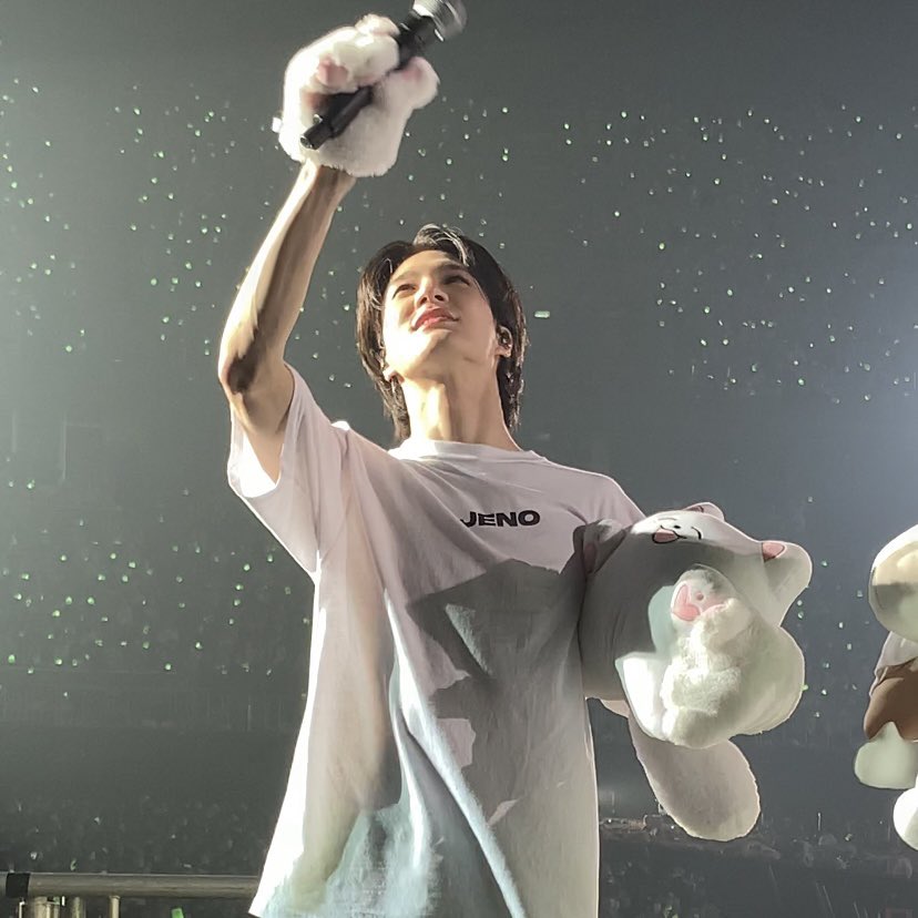 3febcherry's tweet photo. 🐶💚 #NCTDREAM_THEDREAMSHOW2_in_BKK https://t.co/l169jo1XAB