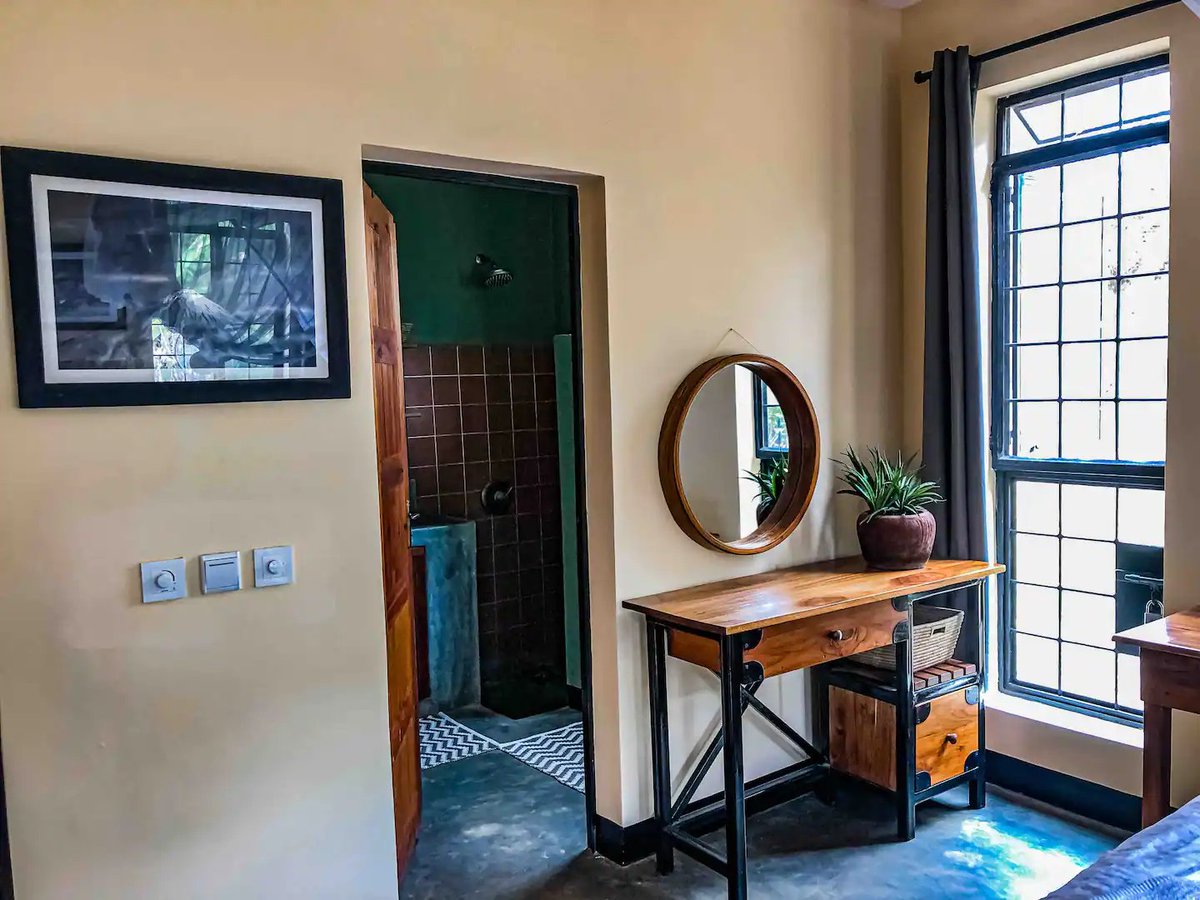 hadestays's tweet photo. A family-friendly home in Arusha will cost you $98/
night. Hosts 6 guests, perfect for a family/girls trip.
Book here: https://t.co/wNmbPbfhP3 - #hadehomes #Travel https://t.co/EIFzuJbyvs