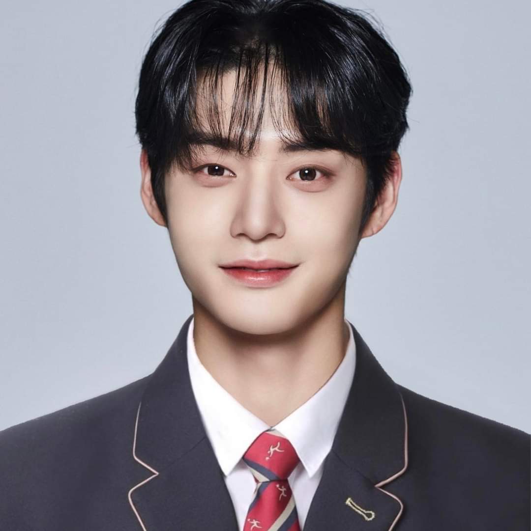 #JIWOONG 

အခုတစ်လောအရမ်းသဘောကျနေတယ်