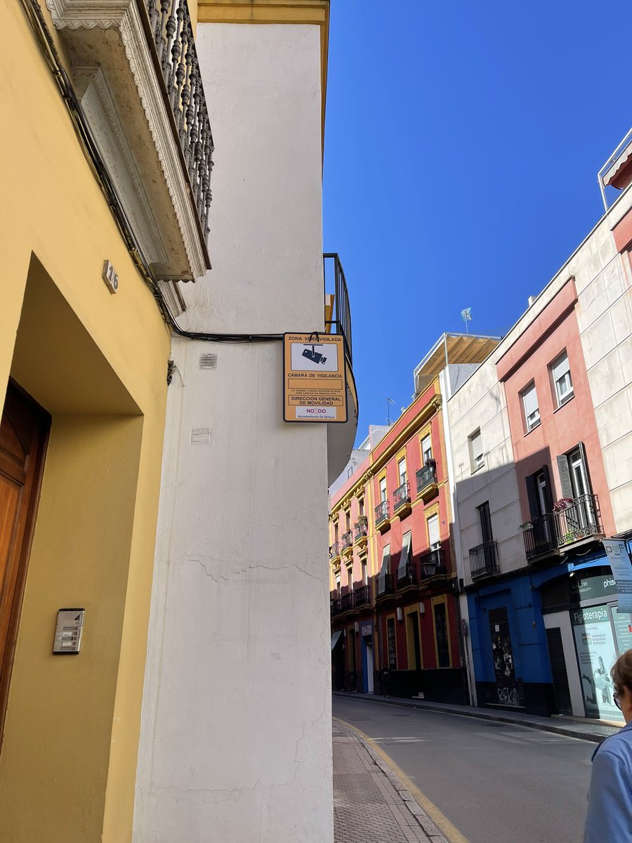 Oye que V de Vendetta era una distopia, no un Manual. #GranHermano #SevillaHoy #VayaConLaAdministracion