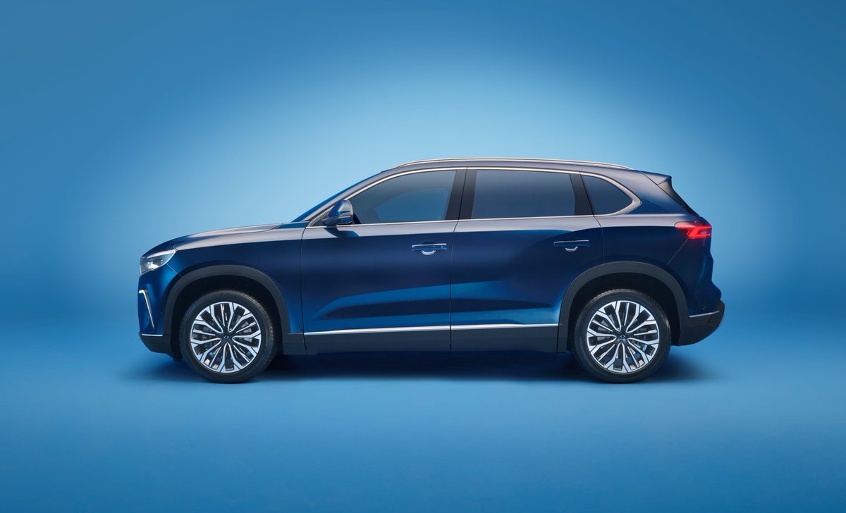 Beklenen an geldi. Togg, doğuştan elektrikli ilk akıllı cihazının satış fiyatını, model ismini ve teknik özelliklerini açıkladı. Togg T10X, akıllı yaşam çözümleriyle sürekli internetin içinde olan, uzaktan güncellenebilen modelini, iki farklı donanım seviyesi ve iki batarya