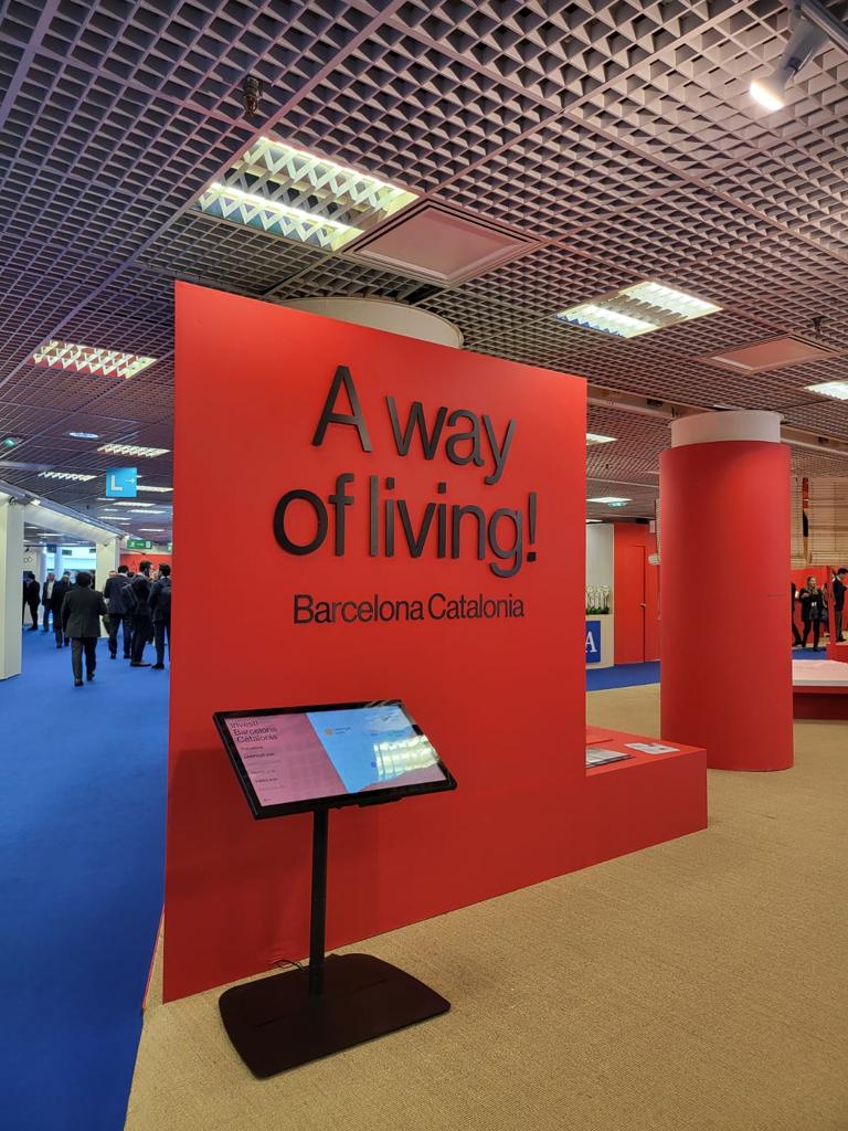 IvanVaque_'s tweet photo. Primer dia a #MIPIM, fira #immobiliària de referència a la que assistim regularment des de 2016.

El millor escenari per atraure inversors internacionals cap a #Catalunya i per donar a conèixer la nostra marca, generar negoci i ampliar la xarxa de contactes.

#MIPIM2023 https://t.co/aRlytGMGtM