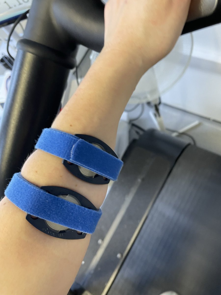 Thumbs up for finishing my last tabbing session 👍😅 Was really exiting to be apart of our study looking at bone and calcium metabolism during load carriage! #physiology #research