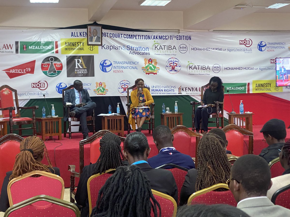 OkoaUchumi_KE's tweet photo. A conversation on empowering students with information that will assist them in contributing to a thriving economy. @KenyattaUni 1st panel session, during 'The all Kenyan moot court competition 2023' moderated by @dianagichengo #MakingServicesWork click https://t.co/MWPPcYg11q https://t.co/RZtOVC2fTB