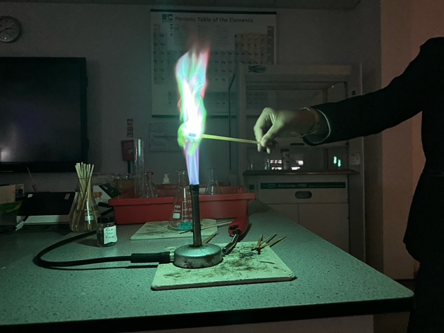pmghs's tweet photo. Connecting with the reactivity of metals #dancingflames #gobletoffire #BSW2023 #Demoday https://t.co/QxTSWAEYEl
