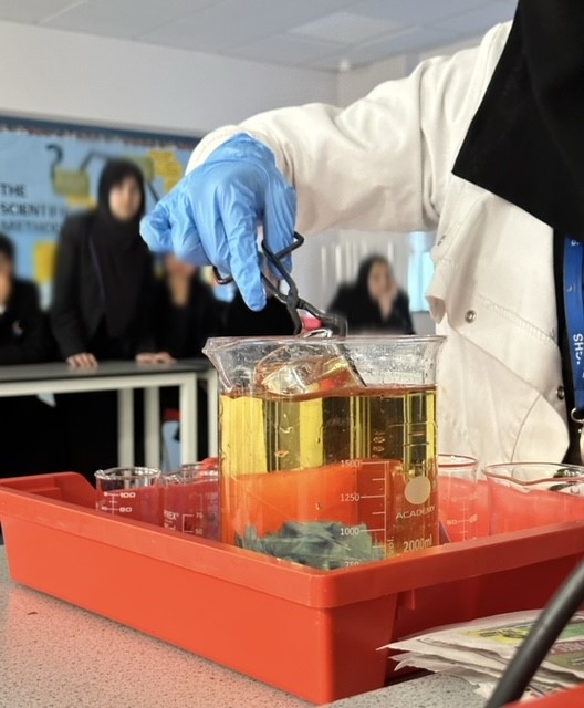 pmghs's tweet photo. Connecting with curiosity through physics #invisibleglass #BSW23 #Demoday https://t.co/febP7492kz