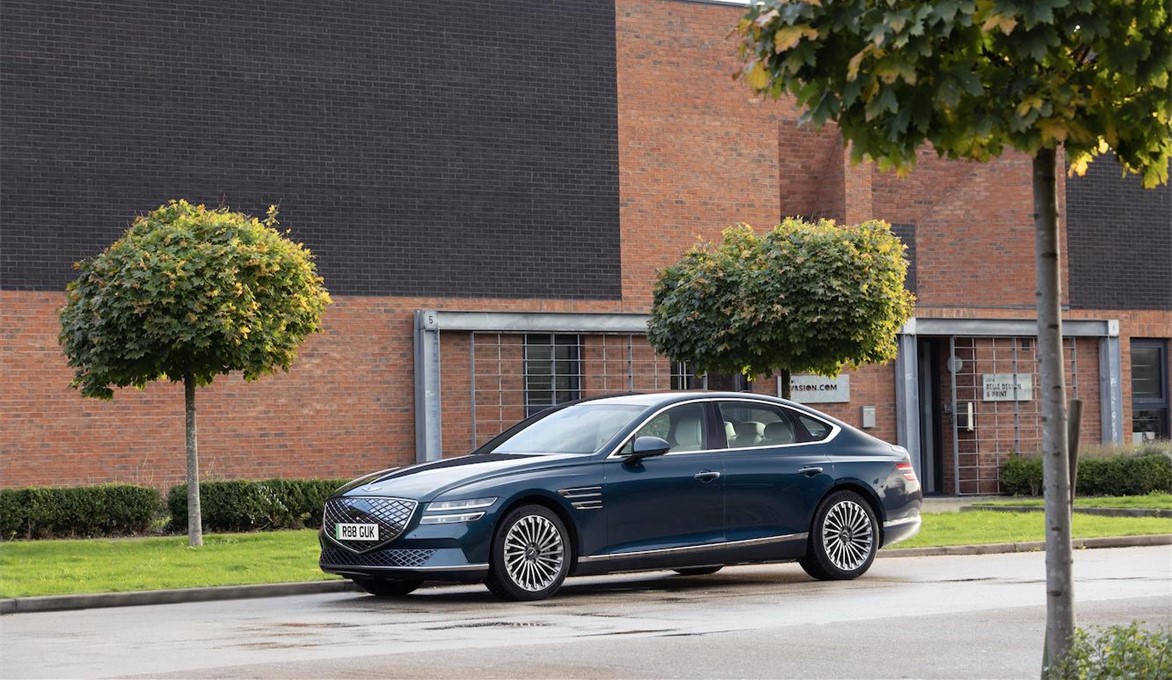 automotive__GD's tweet photo. Genesis, Hyundai's premium brand, expands to the UK and Germany with new dealerships and upscale retail outlets. More brand touchpoints mean more opportunities to experience luxury. Learn more :
https://t.co/uYKOKjivrH
#Genesis #Hyundai #LuxuryCars #Expanding#electricvehicle https://t.co/6JImECGTH3