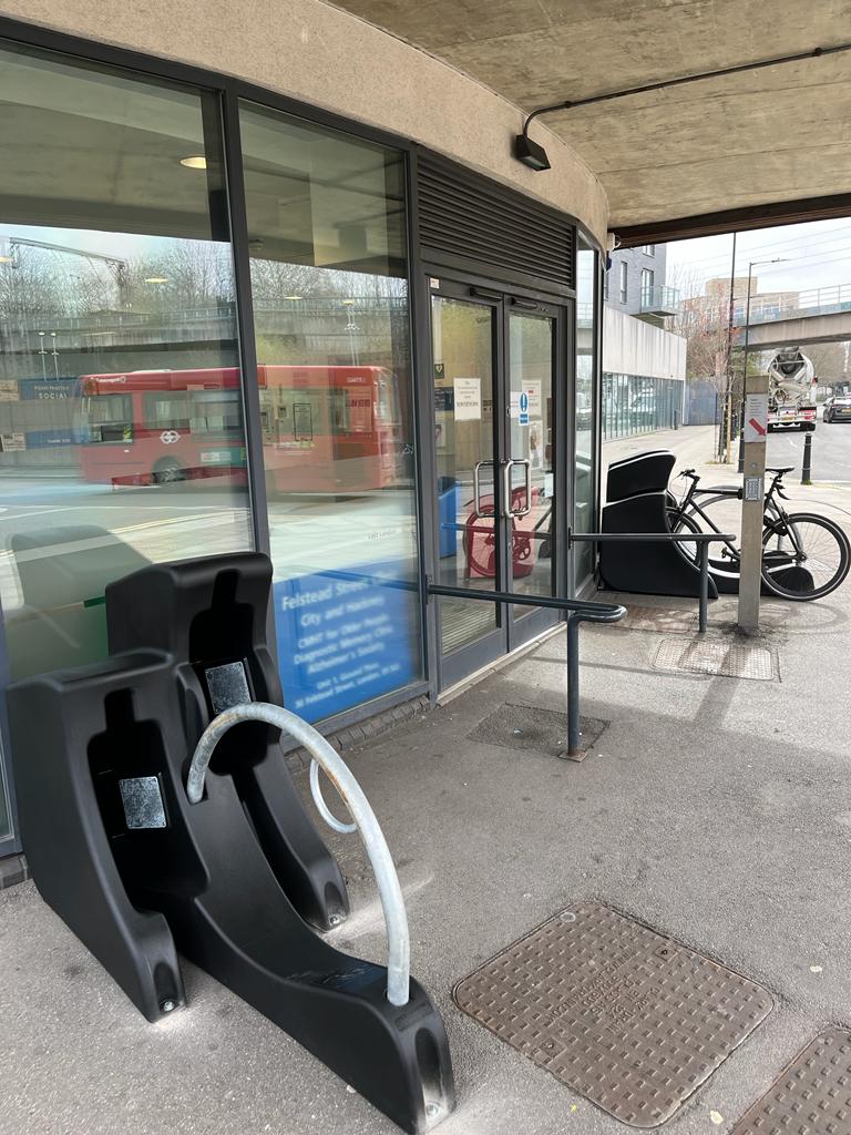 Green_ELFT's tweet photo. 30 Felstead Street just had streetpods installed by 
@Cyclepods :) One of our Green Plan's priority to achieve 100% coverage by 2025. @NHS_ELFT
 #greencommute #sustainabletravel #greentravel #sustainability https://t.co/endczHAlsL