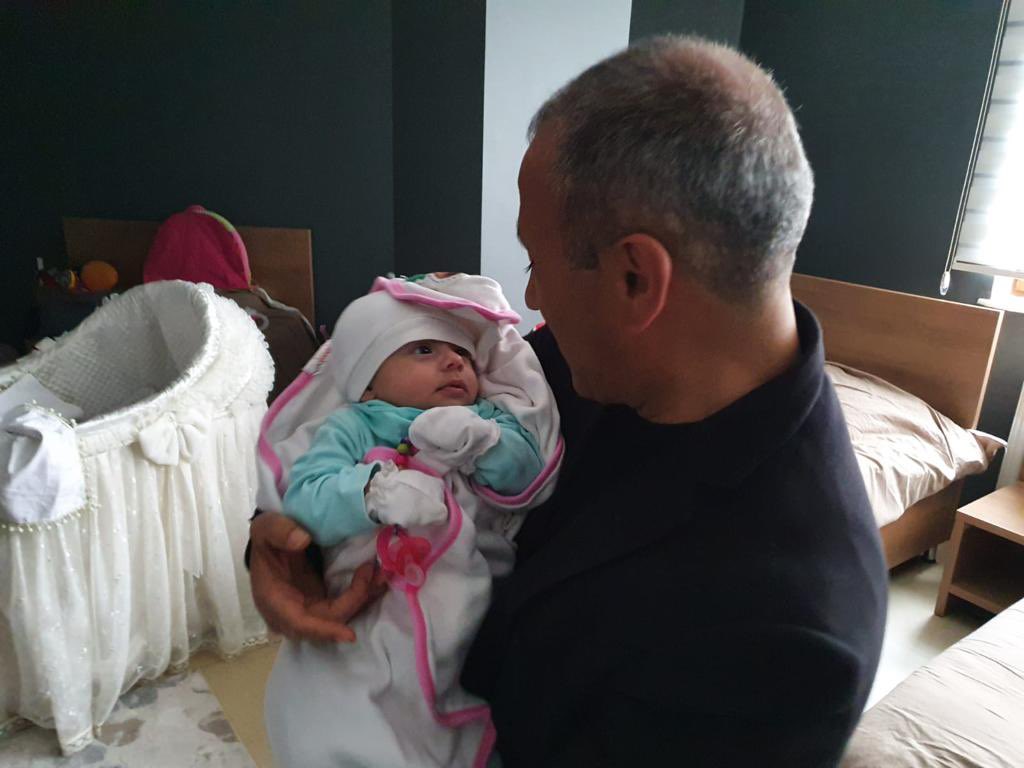 tuncaysonel's tweet photo. Deprem bölgelerinden Ordu’ya gelen 8086 vatandaşımızı misafir ediyoruz.  Üç aylık Adıyamanlı Evin bebek de onlardan biri… #Ordu https://t.co/nTHc1FGjW8