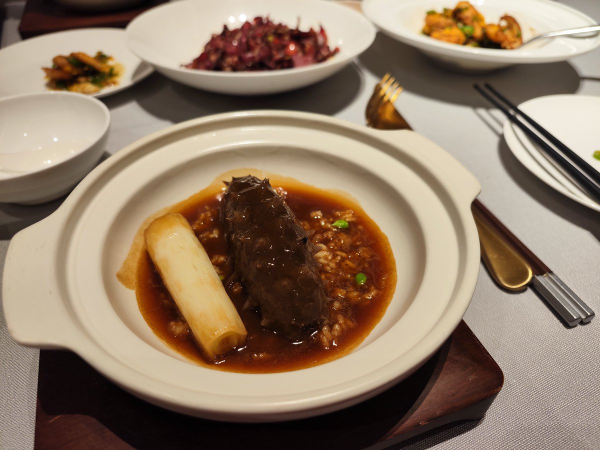 tks's tweet image. 量子コンピュータ #SpinQ の人たちと、美味しい中華(粤菜と湘菜のMix, 珍しい)。
ここ数ヶ月では日本のスイッチサイエンス @ssci が世界一販売してるらしい。

それは秋田先生 @akita11 と福本博士がホンモノと認めてくれたからで、[今後も研究者が深センに来る際にはぜひ食事しよう！]とのこと。