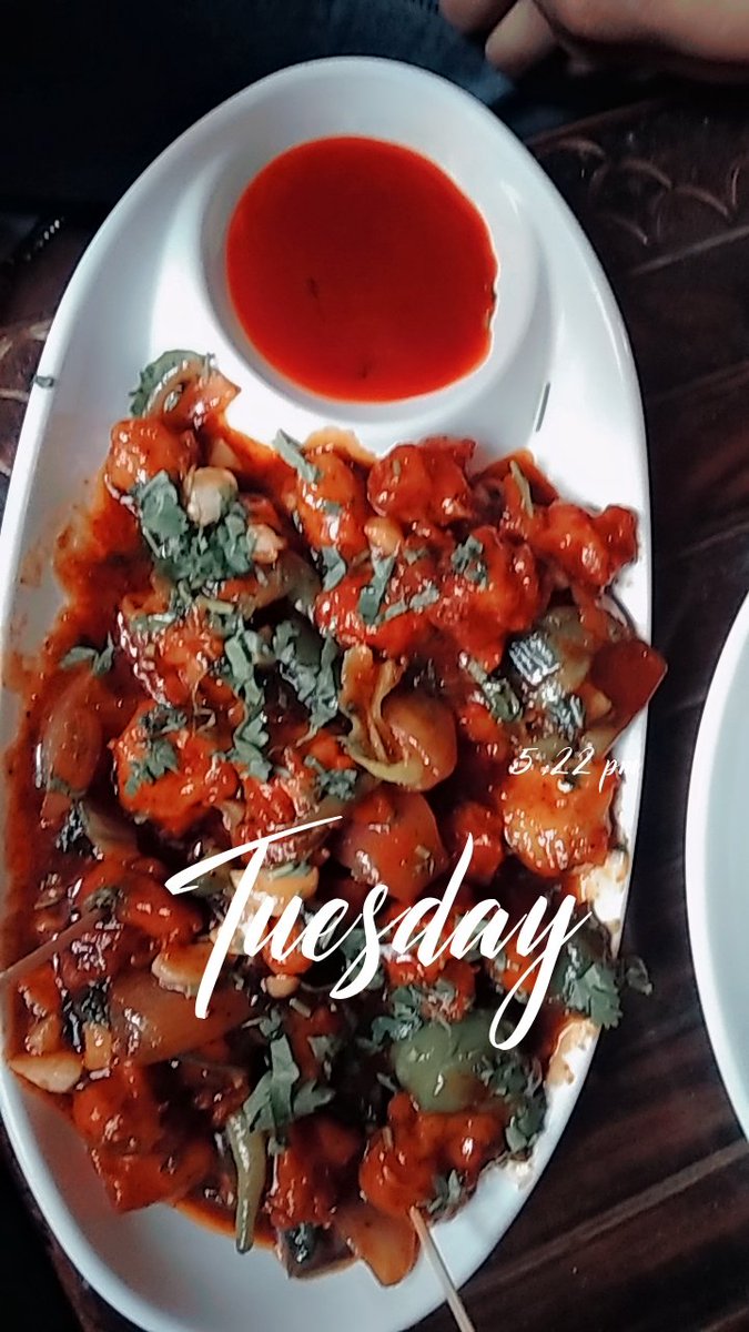 Saialekhyau's tweet photo. Lunch time 🥳🥳🥳🥳
#chickenmandi #Food https://t.co/QlG6kgTHBu