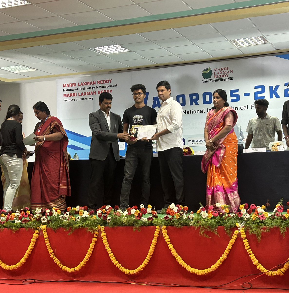MarriRajasekar's tweet photo. Congratulations to all the students &amp; faculty of #MLRITM &amp; #MLRIP for organising an amazing Two day #technical fest - #Valorous 2023.

Your efforts have created a wonderful experience for everyone involved - Kudos to your outstanding contribution!👍 https://t.co/3hf653eArh