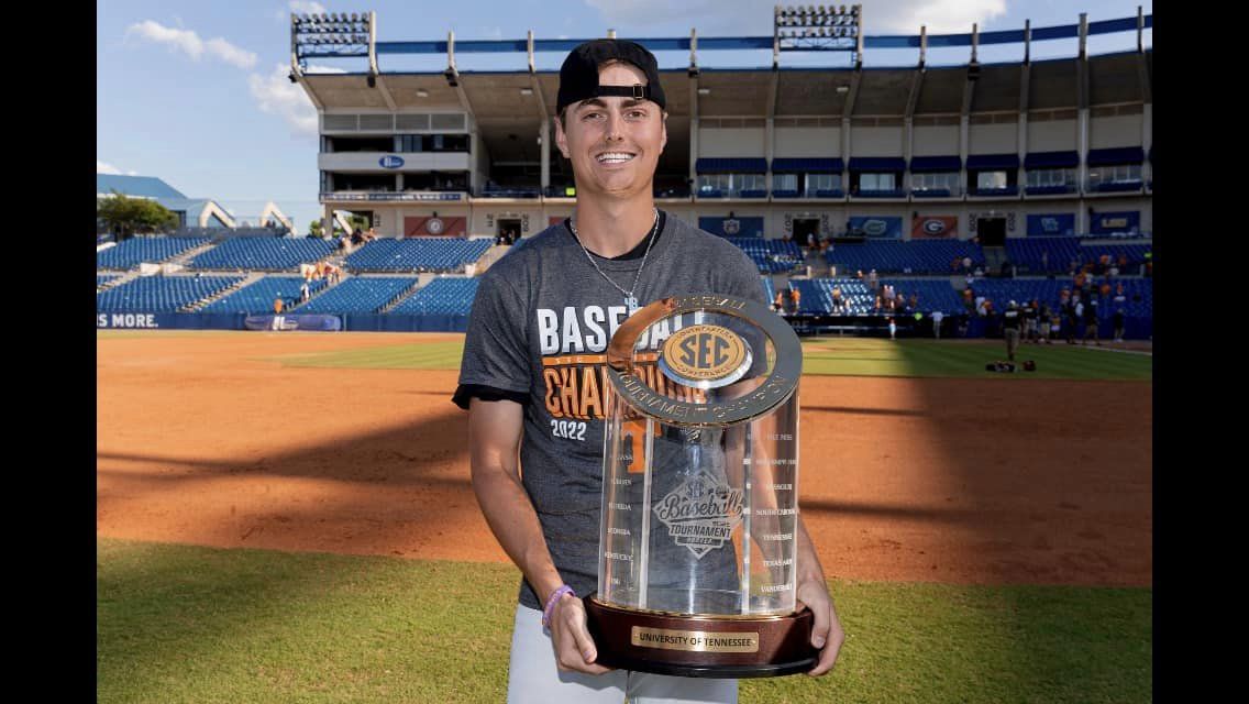 Happy 21st birthday Zander! I could not be prouder of you and all of your accomplishments. You amaze me everyday and I love you ❤️ Cheers! …….and GO MUFFIN! 🧡⚾️🧡