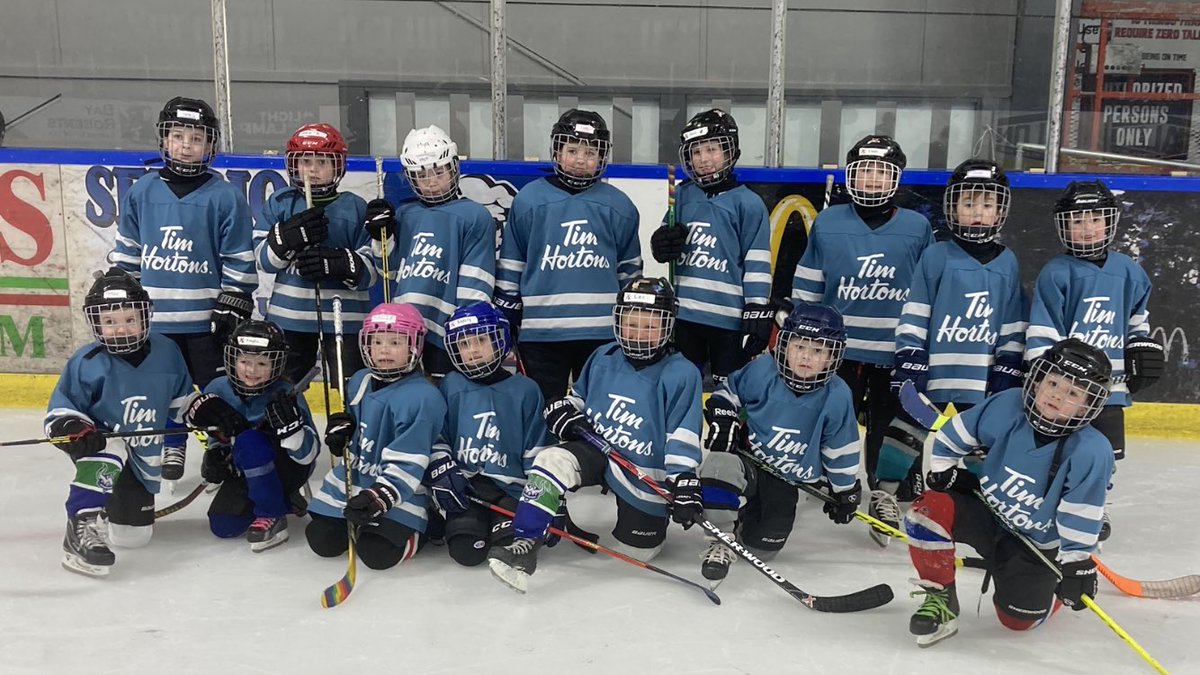 PMHAU9WARRIORS's tweet photo. And the fun continues… on Sunday, the U7 Warriors hit the road again to attend the Bay Arena Rovers Jamboree in Bay Roberts! #gowarriorsgo @PmhaWarriors https://t.co/kxovXRwMwT