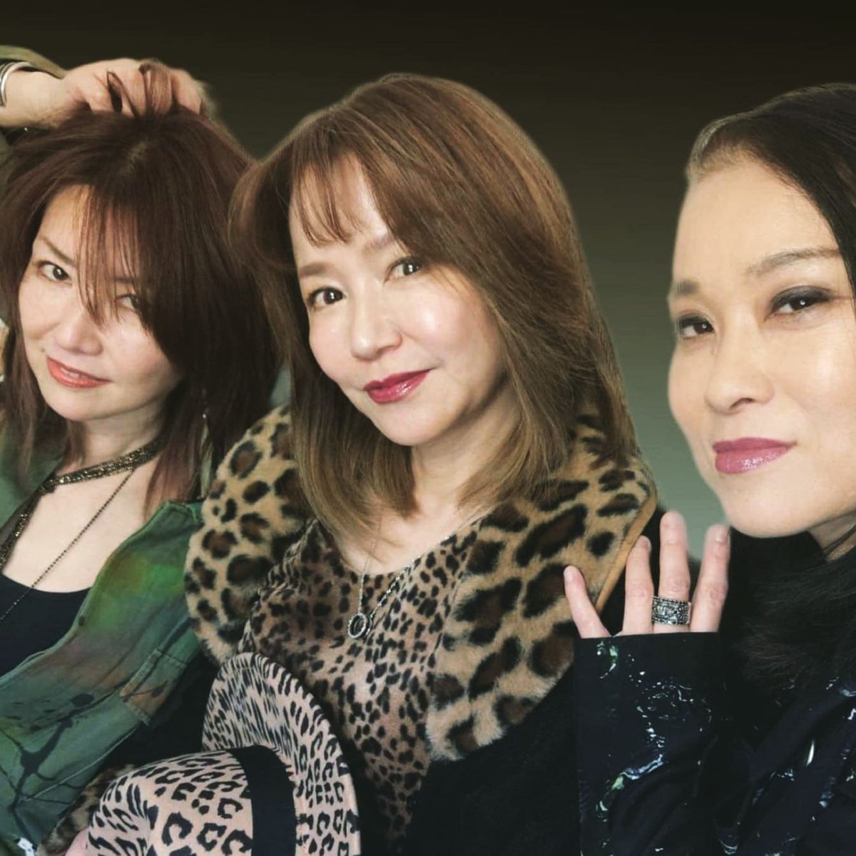 RioHip's tweet image. 明日は遂にリハ三昧と、
、、
まずは朝9:30からのサヨカさんの番組に、
#森下玲可　姫と出演！

からの、
20時からは
#Zooco  の番組に2人で乱入。

#コマラジ は大混乱🤣

一日中俺たち3人、
キャンペーンみたいに動き回ります✌️
是非3人にメッセ、もお待ちしています♪
全国何処からでも聴けるよ！