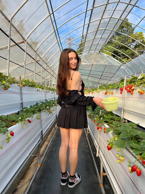 A little strawberry farm trip, come help me pick?😘 https://t.co/W2NpnpdtHC<a href="/tag/model"class="tags"><span>#model</span></a><a href="/tag/cute"class="tags"><span>#cute</span></a><a href="/tag/nudemodel"class="tags"><span>#nudemodel</span></a><a href="/tag/cutegirl"class="tags"><span>#cutegirl</span></a><a href="/tag/eroticmodel"class="tags"><span>#eroticmodel</span></a>