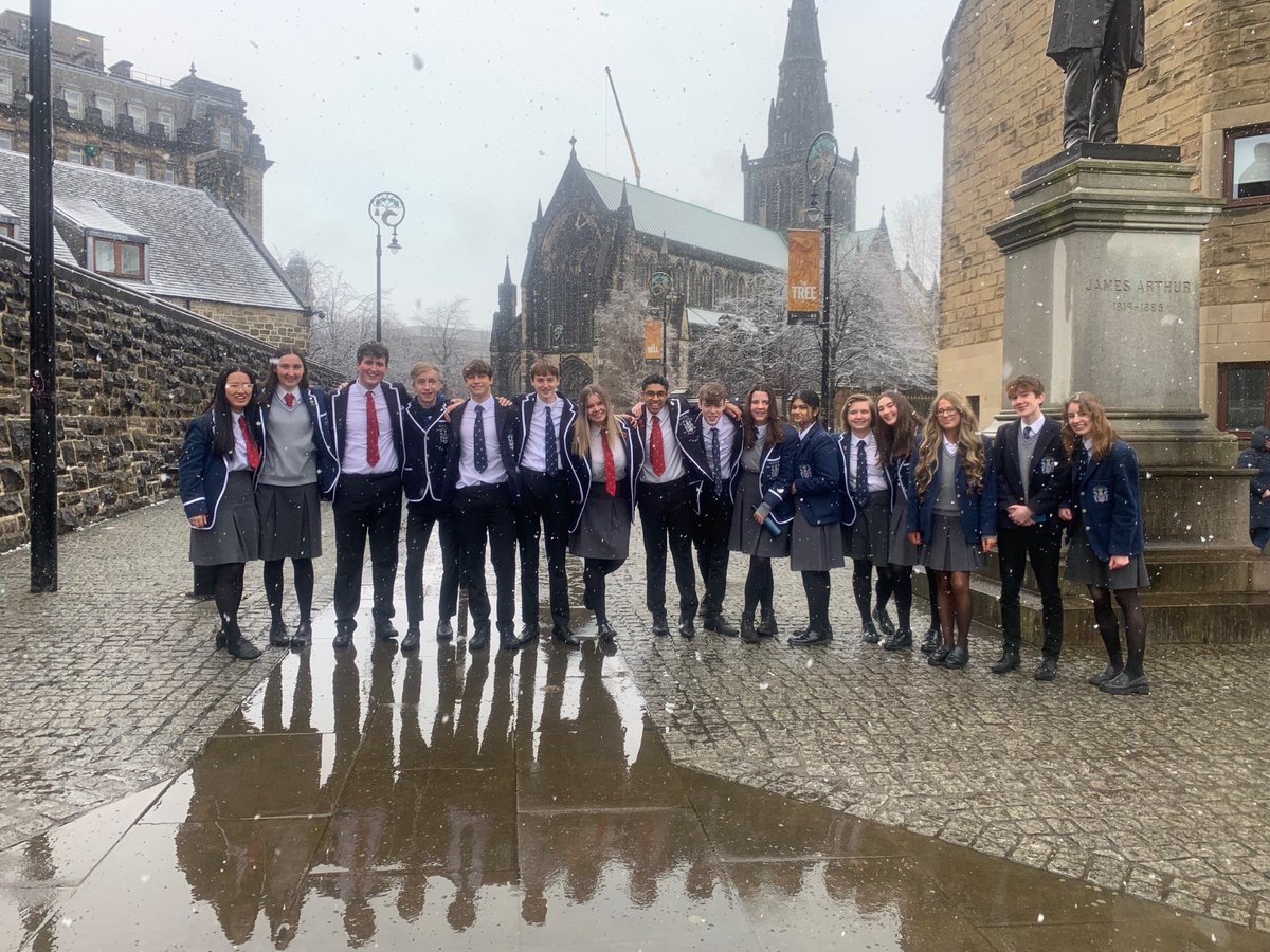 ❄️ A group of happy, snowy senior pupils after a successful rehearsal! @Hutchesons #FoundersDay #Flourish #Belong