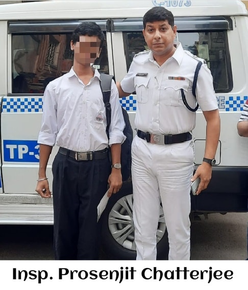KolkataPolice's tweet photo. This morning, a student reached out to Insp. Prosenjit Chatterjee, on duty at the Shyambazar 5 point crossing &amp; told him that he was late for his exam, with only 5 minutes remaining. He quickly  setup a green corridor &amp; rushed him to the centre at Ultadanga in his car, on time. https://t.co/YUB9vqnYrF