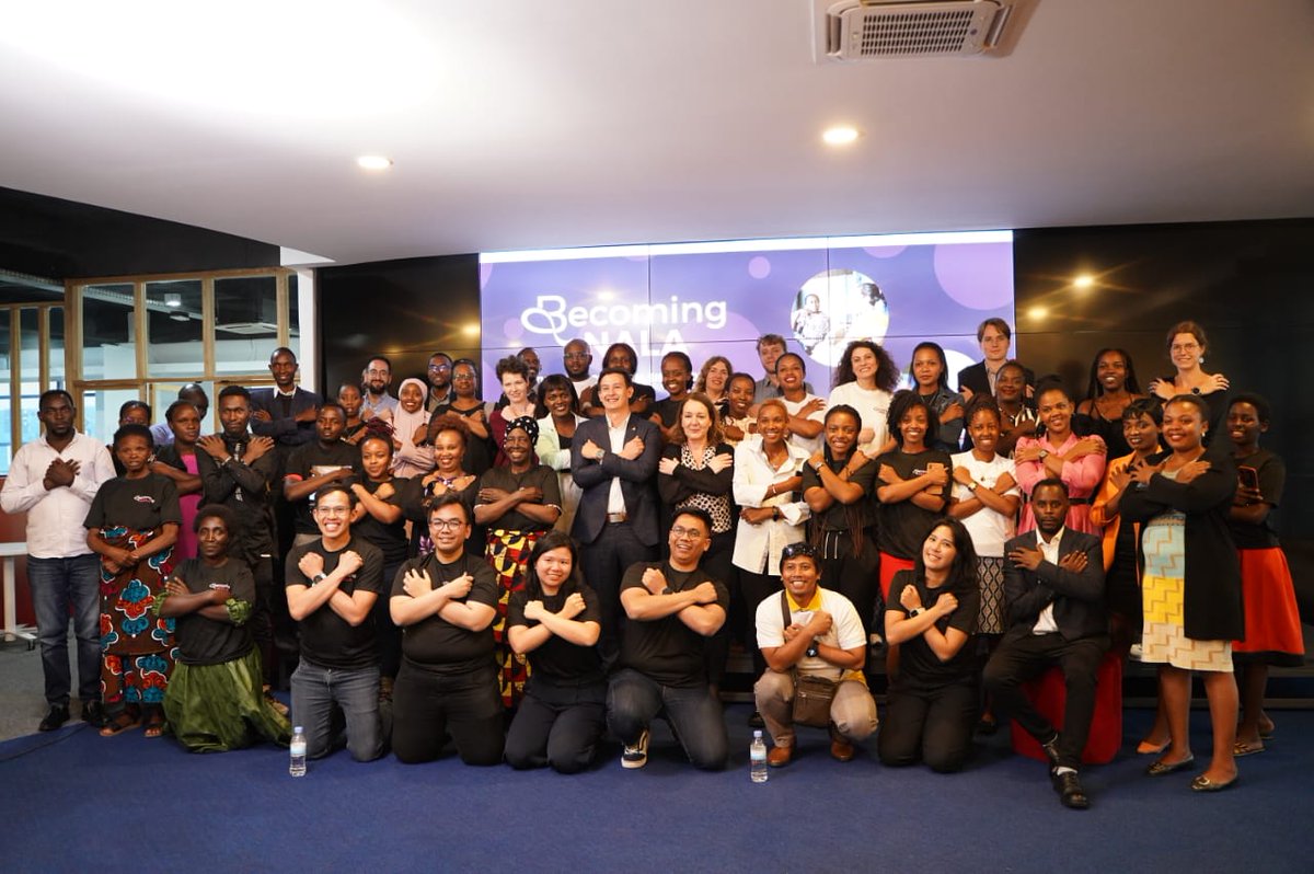 GermanyinRwanda's tweet image. About last night:
A launch event at the @DigiCenterRW Kigali 👏. @becomingnala22 created a platform connecting female entrepreneurs ♀️ in rural areas.
#IWD23 #gendermonth
@giz_rwanda