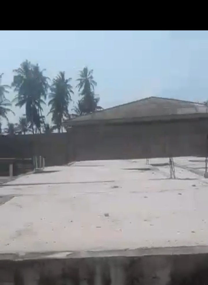 jaystampedfloor's tweet photo. @teemourinho Boss kindly help retweet this, A property for sale in ibeju lekki axis along the beach after eleko beach precisely with 4bedroom foundation on it dry land not waterlog area.Asking price 15m slightly negotiable. https://t.co/EpR21kxdQg