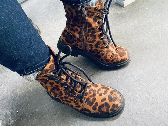 it&rsquo;s cold out so i&rsquo;m wearing my new boots, they&rsquo;ll need a good cleaning later   findom | boot worship<a href="/tag/footfetish"class="tags"><span>#footfetish</span></a><a href="/tag/socks"class="tags"><span>#socks</span></a><a href="/tag/soles"class="tags"><span>#soles</span></a><a href="/tag/smellyfeet"class="tags"><span>#smellyfeet</span></a><a href="/tag/sellingcontent"class="tags"><span>#sellingcontent</span></a>