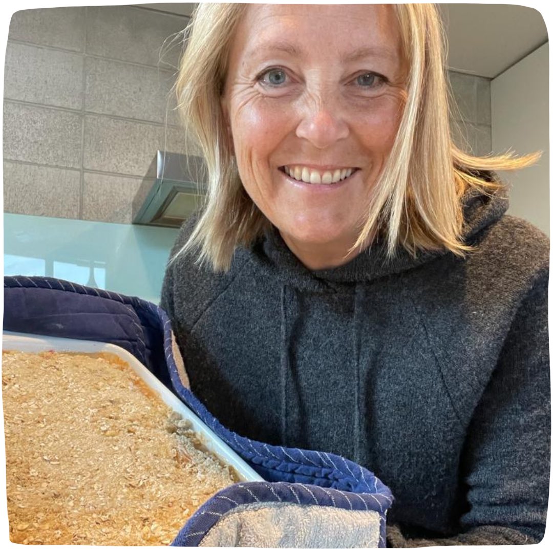 DrinksPud's tweet photo. Another day, another Pud Mum!

Today we're serving you Sarah's apple crumble recipe, inspired by Pud. Doesn't it look scrummy?🍏🍽

Keep your eyes peeled for more mums and their Puds!

 #mothersday #mumspud #applecrumble #applecrumblerecipe https://t.co/LIo0z1e3SS