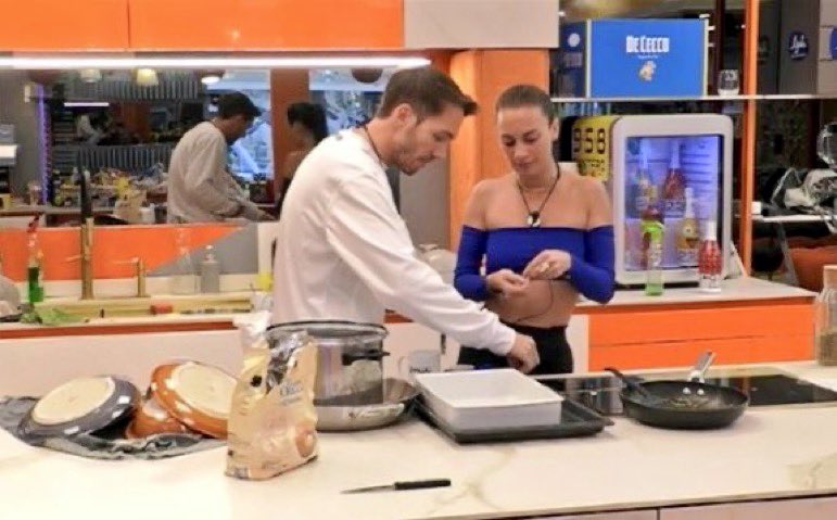 frances_ca09's tweet photo. Nikita con Alberto hanno preparato la colazione per Antonella e hanno chiamato gli altri per farle gli auguri insieme al suo risveglio 🥹 
Checcariniiii💙

#gfvip #HBDAYNELLA #donnalisi #nikiters #thepisis https://t.co/nVYfp6jKAG