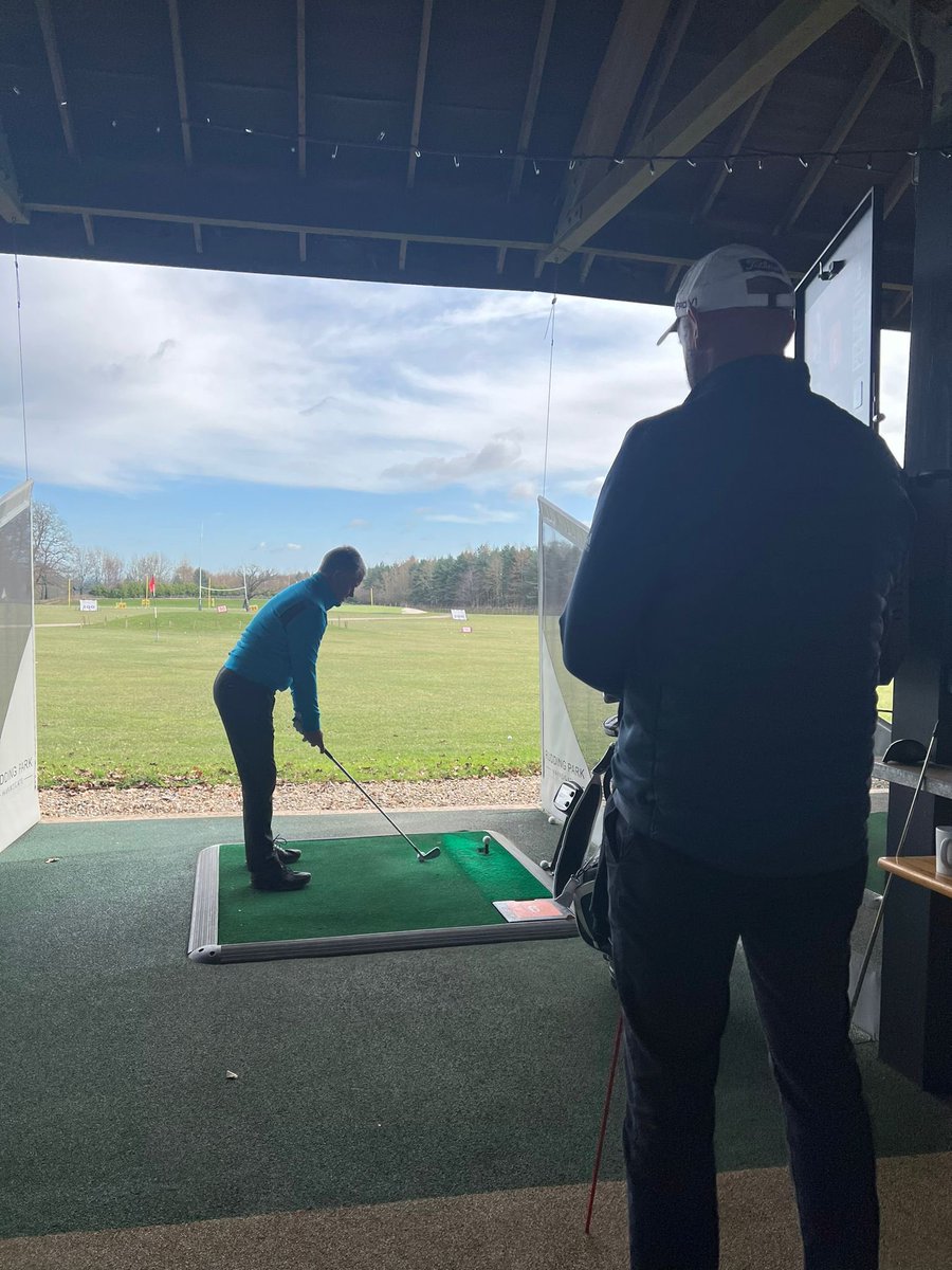 Mcgeehan1M's tweet image. Clients enjoying the pre round warm up clinic @RuddingParkGolf @pinnacle_mp @proagenda @PGAYorkshire #LongDrives #PlaneWork #Coaching