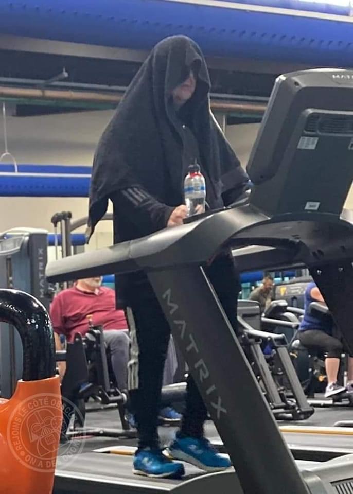 rPrequelMemes's tweet photo. JUST DEW IT. https://t.co/JYBmCIN16i https://t.co/mRpWCxVLPP