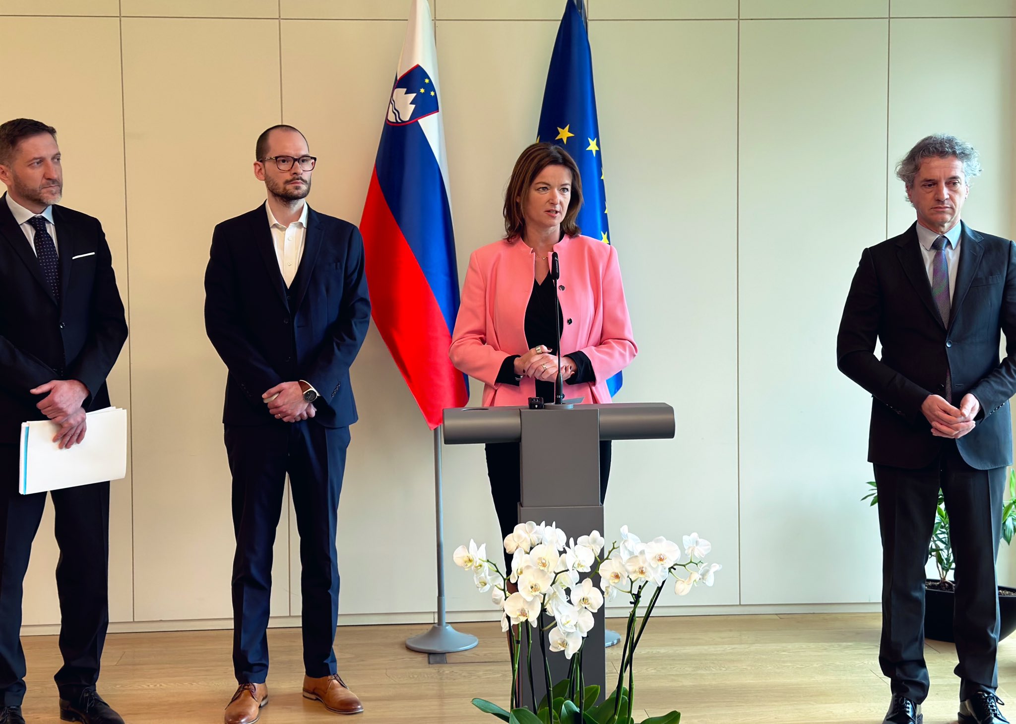 Tanja Fajon On Twitter Ostro Obsojam Verbalni Napad Na Direktorico tanja-fajon-on-twitter-ostro-obsojam-verbalni-napad-na-direktorico