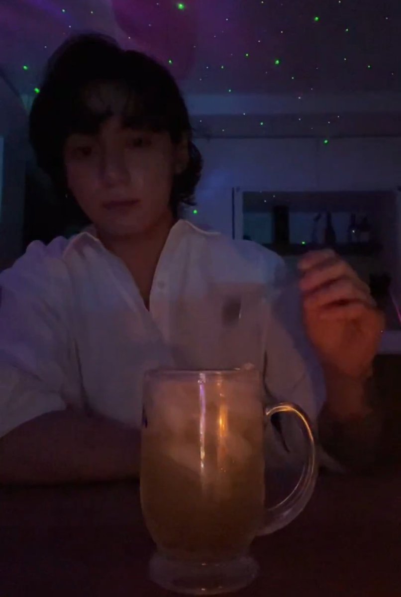 heyorika's tweet photo. POV: you're in a date with THE jeon jungkook https://t.co/aVvb2z5Ga1