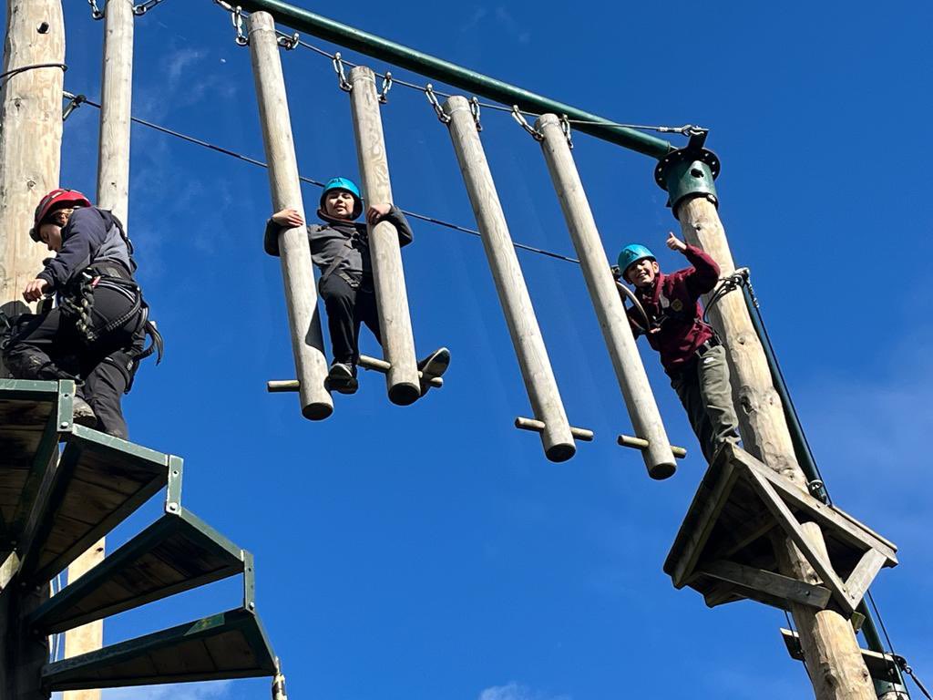 ton-yr-ywen-primary-on-twitter