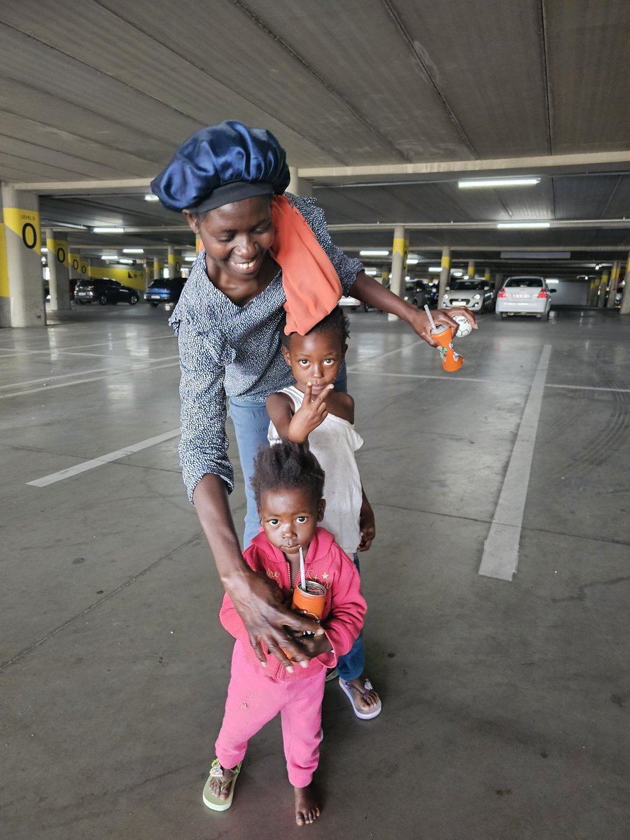 biphakathi's tweet photo. Thanks to @FundiswaNhlapo1 and Twitter family am with Tsenolo now, here is her contact to support her 0725718826 lets spread the love. https://t.co/CcVyT38pS3