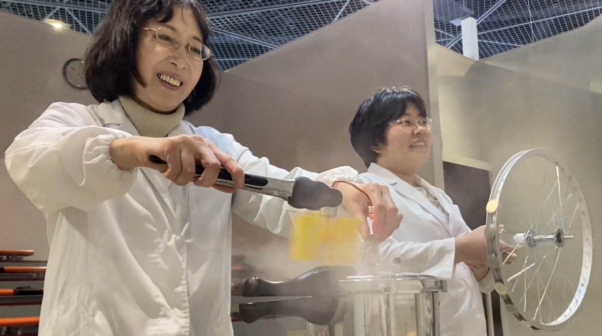 doyascience's tweet photo. 3/21（火・祝）大阪市立科学館の実験大会に出場します😳✨私達の「手作りでんきの大実験！」は11:03からトップバッターでの上演です。全部で６組の実験名人が大集合！他では見られないこの日だけのイベントです。ぜひお越しください🔥（亜）https://t.co/1QtZ4QKoGm https://t.co/suQbXavOGc