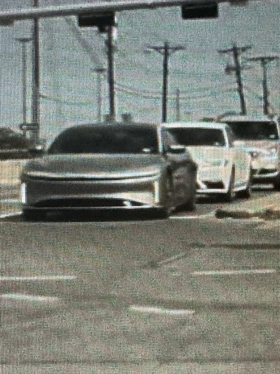 I saw all the fancy EVs in Dallas today!  #hummerev #lucid #rivian @Rivian @GM @LucidMotors Love seeing the #evrevolution!