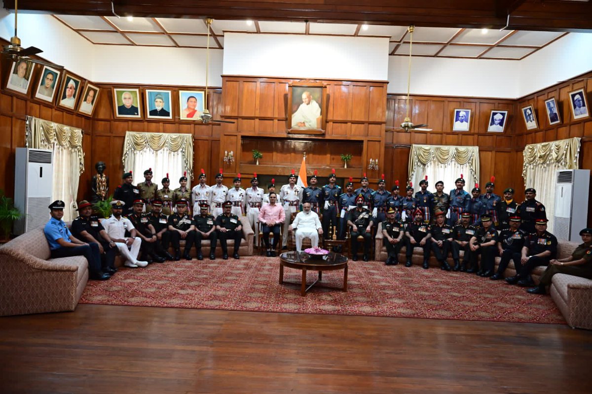 CPR_VP's tweet photo. Glad to felicitate our NCC cadets and NSS volunteers representing the State in the 'Republic Day Parade 2023' organized in New Delhi at Raj Bhawan today. https://t.co/MGnZc2hSxZ