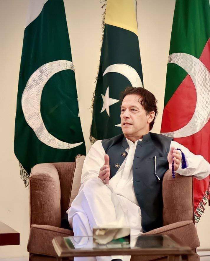jokkeerrr2's tweet photo. #زمان_پارک_پُہنچو

یا رب تجھے تیری کائنات کا واسطہ عمران خان کی زندگی کی حف��ظت کرنا۔ وہ ہماری آخری امید ہیں 🤲🙏🏼

#عمران_خان_کی_جان_کو_خطرہ https://t.co/FdSl0xIJrO