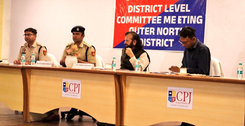 dcp_outernorth's tweet photo. Today Hon'ble M.P Sh. Hansraj Hans
@hansrajhansHRH chaired District Level Committee Meeting at CPJ College Narela #OuterNorth Distt. &amp; interacted with elected representatives, residents, civic authorities &amp; Police for a better coordination to address issues of residents
@CPDelhi https://t.co/0GrqimoBNf