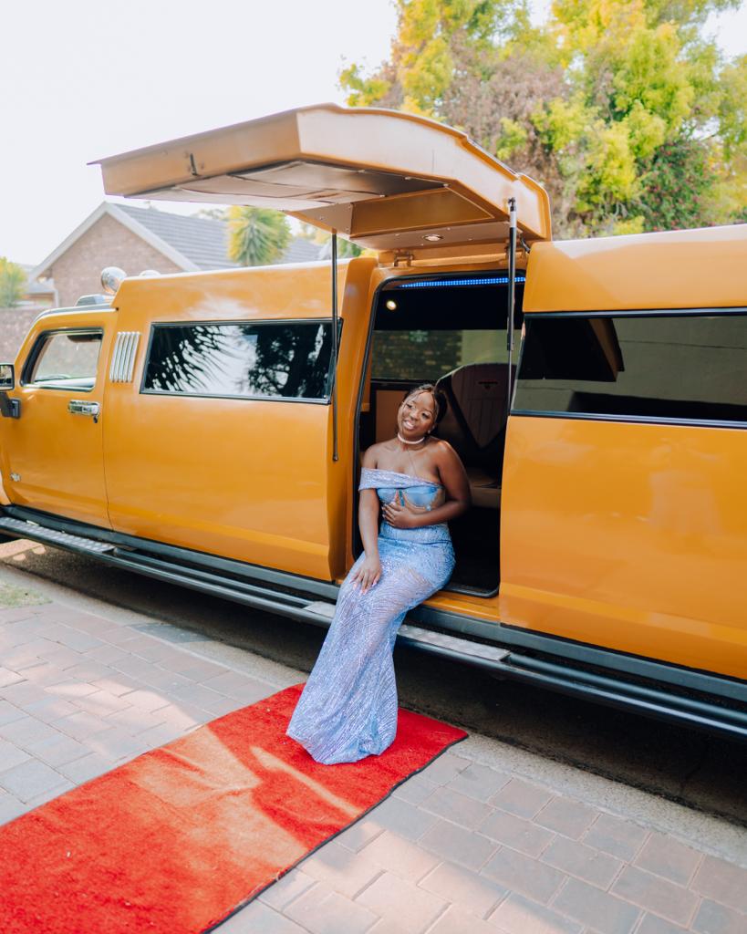MwaleFaides's tweet photo. Matric dance dress for sale🥂💃🏾
#matricdance #md #matricdancedress #md2023 #Oscars #NationalShutdown #BBTitans mihlali #GirlTalkZA https://t.co/TA9BFXdU4v