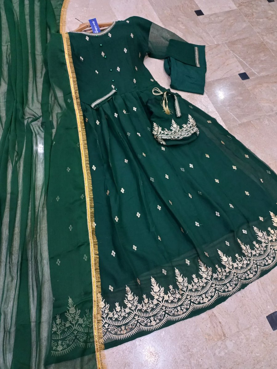 GraceThreadArt's tweet photo. Grace Thread Art
0326 8870000
Ajwa Collection
By A&amp;T
EID COLLECTION
4Pcs, Maxi,Dupatta,Trouser,Potli Bag
Neck,Border Embroidery Maxi With Lace Dupatta Potli Bag 4Pcs ❤️
Size Mesurement
Chest Size 20/21
Maxi Length 53
Maxi Flare 100
Maxi Stuff Chiffon
Trouser Length 37
Stuff Crepe https://t.co/30kZNUQRVL