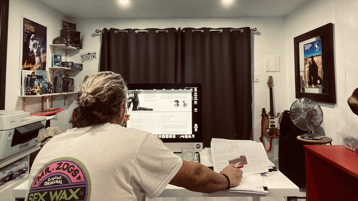 Burns1Au's tweet image. Hair in revolt (where is my stylist) lol Coffee, research, repeat #Filmlife #WriterDirector reviewing #MoviePitch no Oscar’s party for me