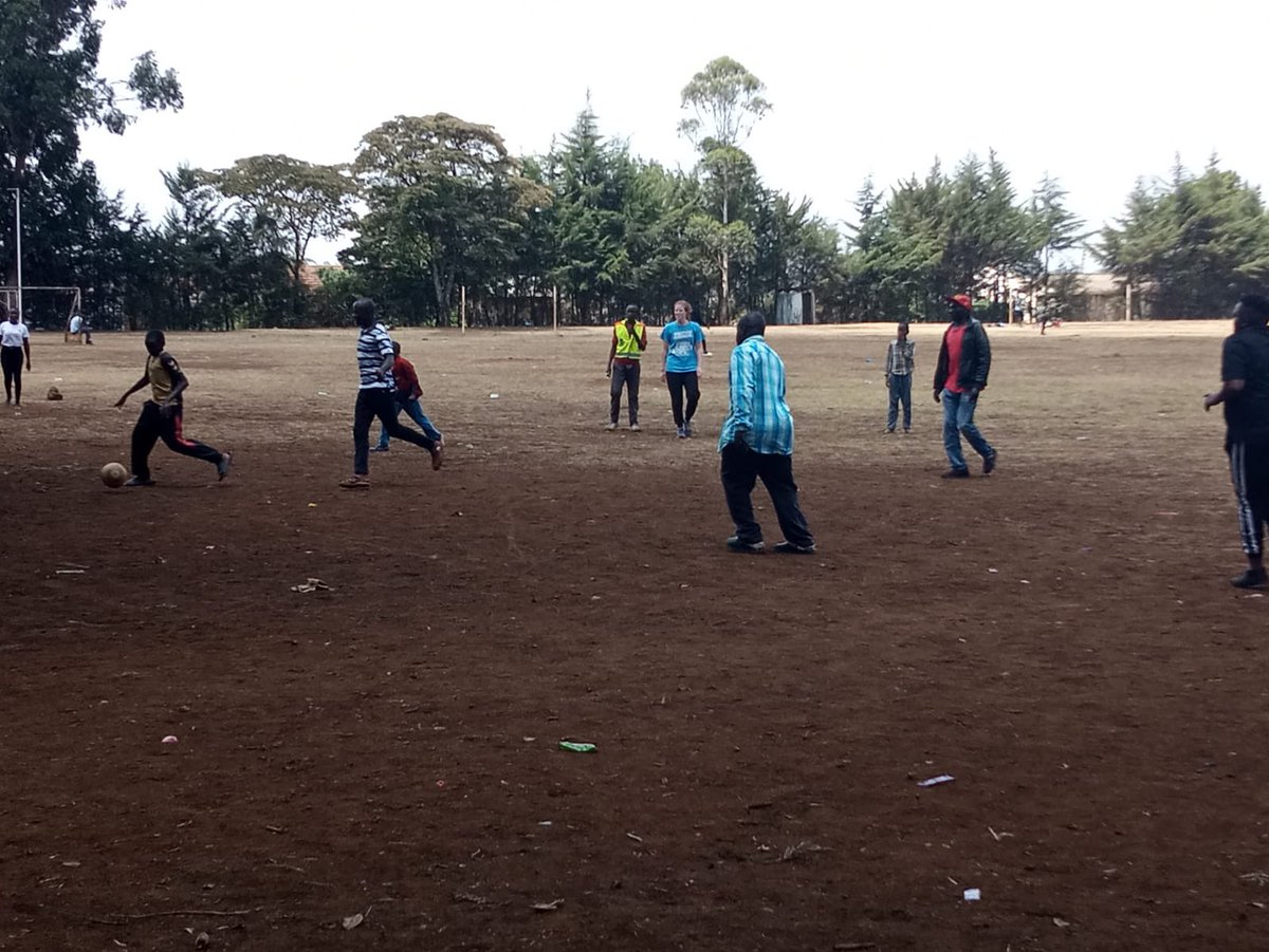 One of my favourite parts of #participatoryresearch is meaningful relationship building.  Some friendly competition and lots of laughter brought our research team and Advisory Group together this weekend for the Malezi Bora project. 

#CBPAR @GPI_Parenting @DSPI_Oxford