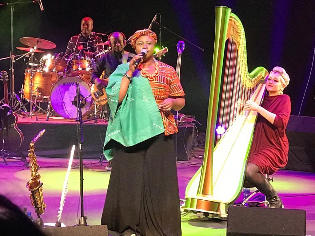 So Sad , gutted , Rest In Peace my dear friend #gloriabosman , thank you for sharing the stage and sharing your gift with us all , am shattered - Love and respect Sipho and the hotband @SIPHIWEGKUBHEKA @thamiMgcina @Tabiasongbird #RIP Gloria Bosman 💔💔