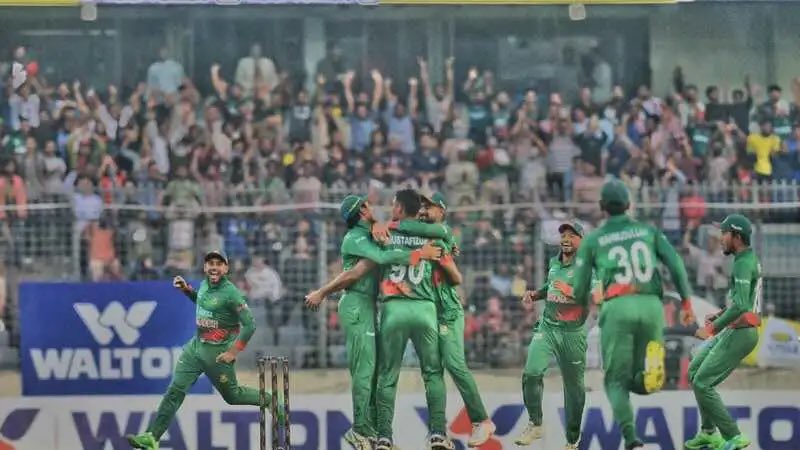 atiulferdous's tweet photo. Bangladesh 3-0 England

World champion England team just Banglawashed by Bangladeshi Tigers…

What a match!!!🇧🇩🐅💪

#EngvsBang #BangvsEng #Bangladesh #England #whitewash #banglawash #tigers #tiger #BanvsEng #EngvsBan https://t.co/mRmLEST191