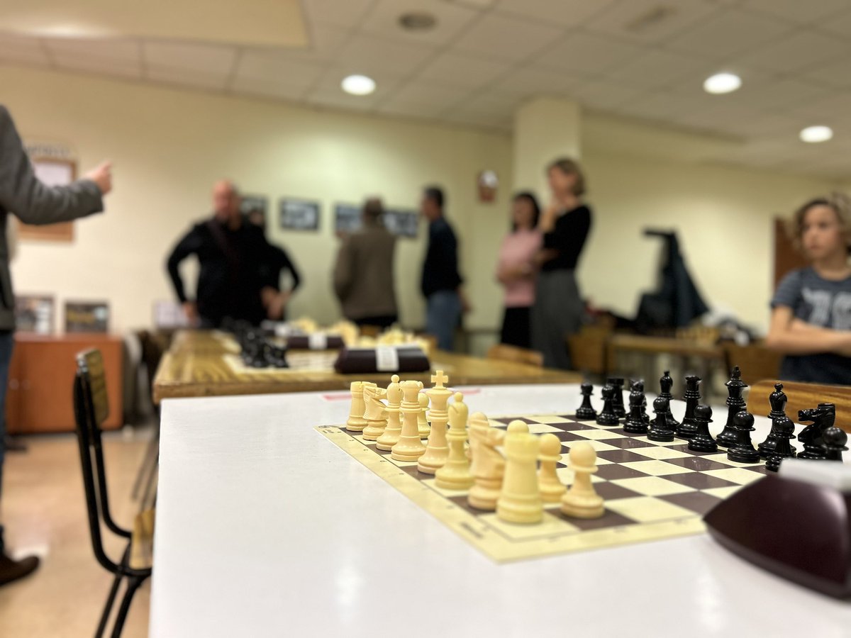 ajamposta's tweet photo. ♟️ESPORTS | L’Ajuntament cedeix un nou local al Club Escacs Amposta l’any del seu 75è aniversari

📅 Divendres 10 de març, el Club va inaugurar les noves instal•lacions, ubicades al carrer Jaume I

+INFO: https://t.co/WhQx5QFXXu

#AmpostaCiutatEsportiva
@escacsamposta https://t.co/QZ2pndkEpp