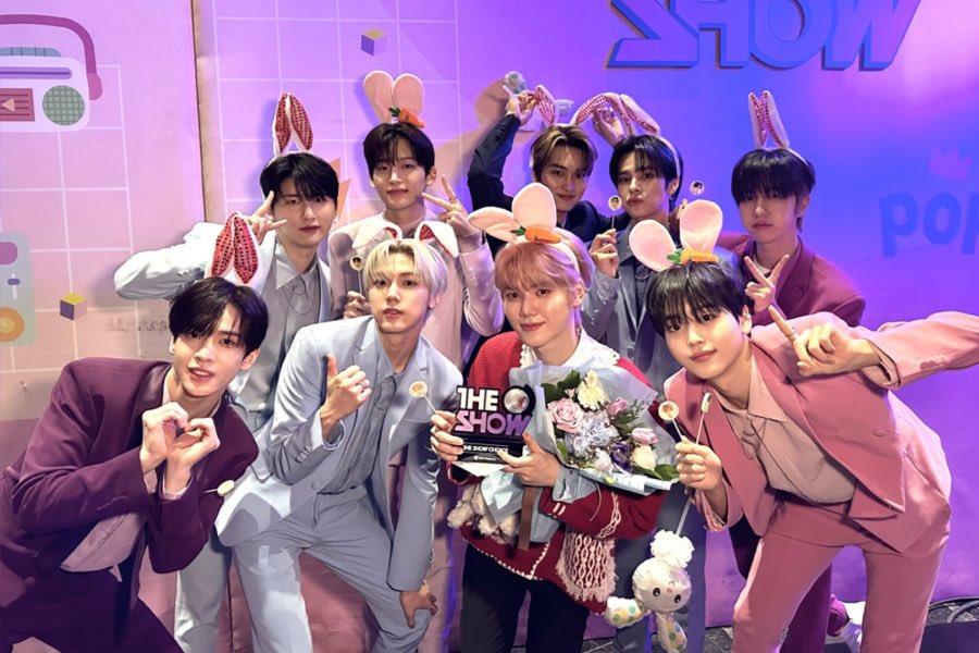Gabrielle_miz's tweet photo. ミニのMC卒業の日に1位だったのね。CRAVITYおめでとう〜😊
#Cravity3rdwin
#Groovy1stwin 🏆 https://t.co/btpAo4iNMs