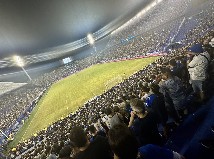 octaviorouco's tweet photo. •Sin 2 x 1 
•Sin gallinas y bosteros 
•Con barrio 
•Con codos 
•Sin estar peleando arriba 
•Un lunes laboral con 35 grados 
Sigan hablando , hay algunos están pendientes a la tele esperando para sacar una fotito  y negar la realidad . EL OESTE MENOS ALGUNOS 🇮🇹💙 https://t.co/VS9tuoHME3