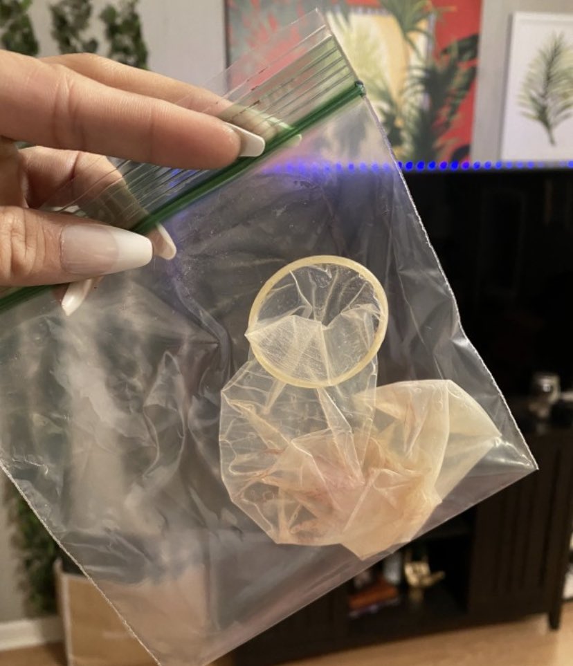 just sold two of alphas condoms 😈 who’s hungry? findom | finD | condoms | alphacouple https://t.co/uZWkldQUVL