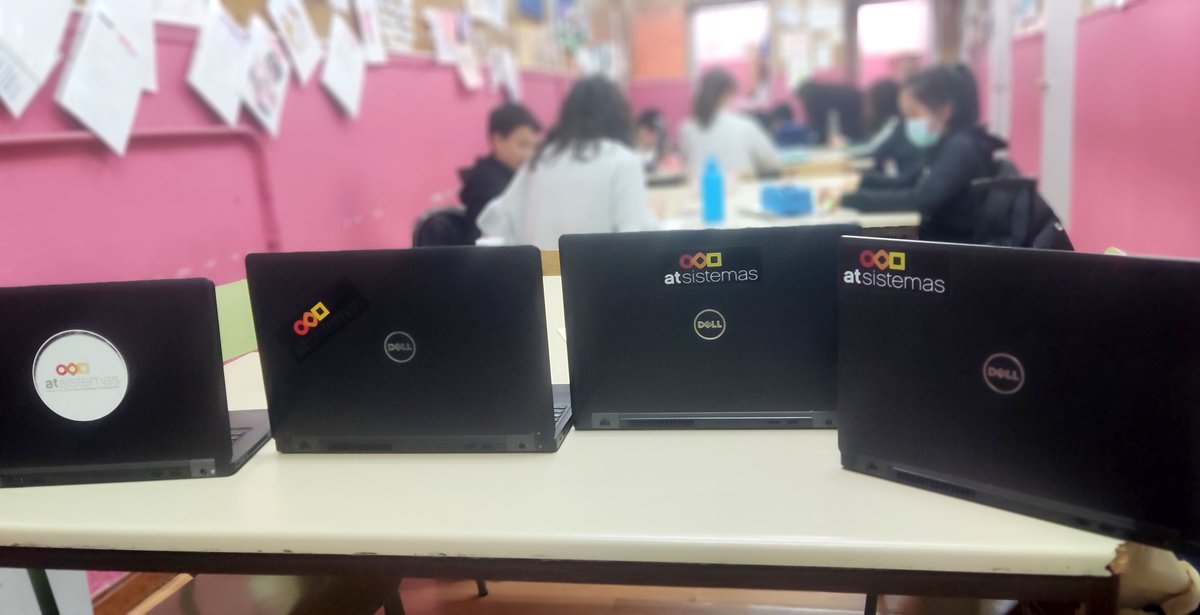 Gracias a las donaciones que hemos recibido de @atsistemas otro centro más puede ofrecer a los chicos y chicas la oportunidad de realizar el taller en sus casas #brechadigital #donaciondispositivos