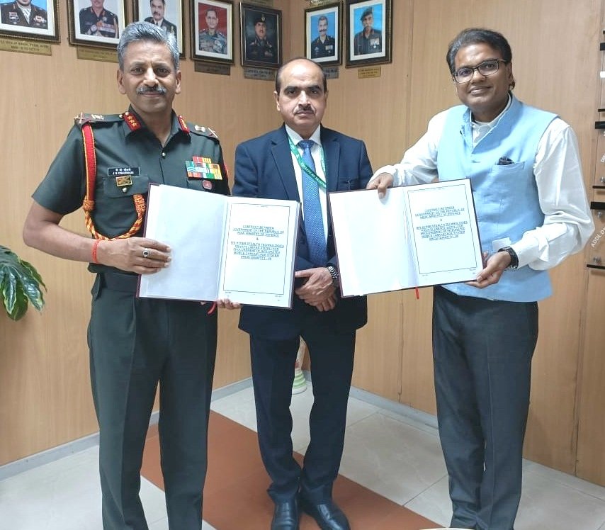 adgpi's tweet photo. #IndianArmy takes lead in awarding the first #iDEX (Innovations for Defence Excellence) accorded contract as per revised procedure for procurement of Integrated Mobile Camouflage System #IMCS. The #IMCS will enhance the stealth capability of Mechanised &amp; Mobile platforms. https://t.co/duZXEEqcvV
